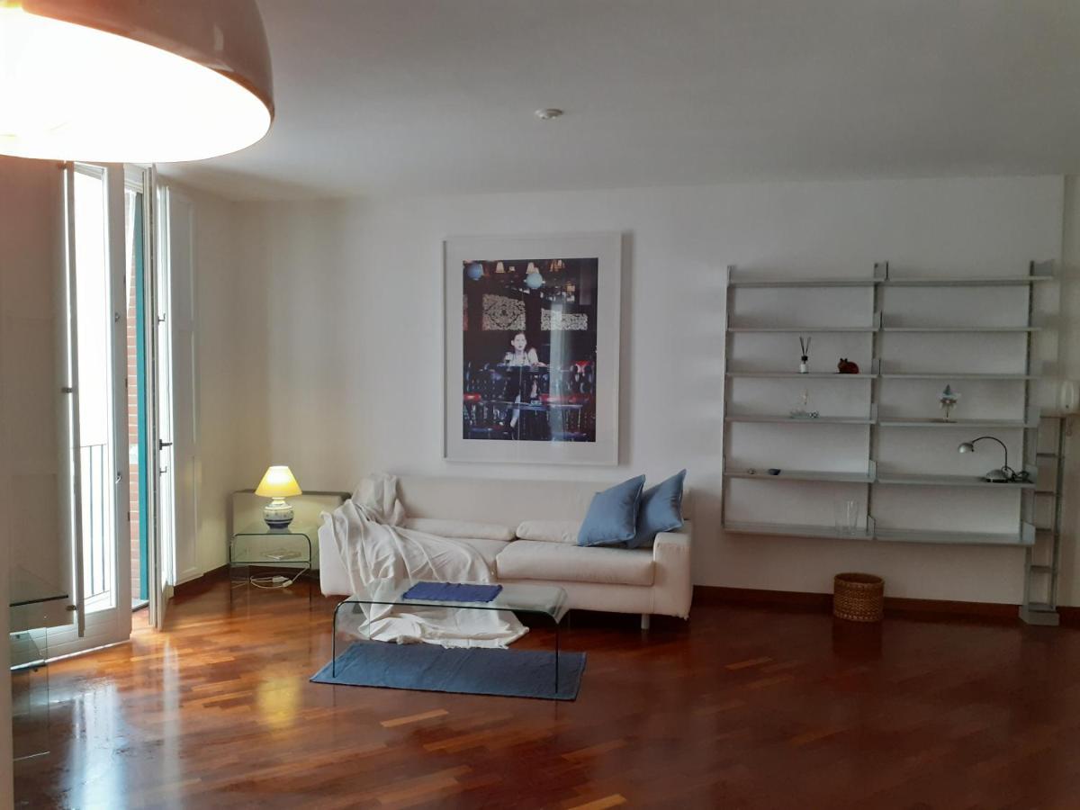 Olimpia Apartment City Center Салерно Экстерьер фото