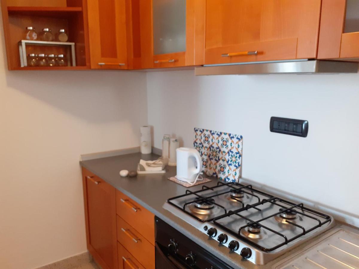 Olimpia Apartment City Center Салерно Экстерьер фото
