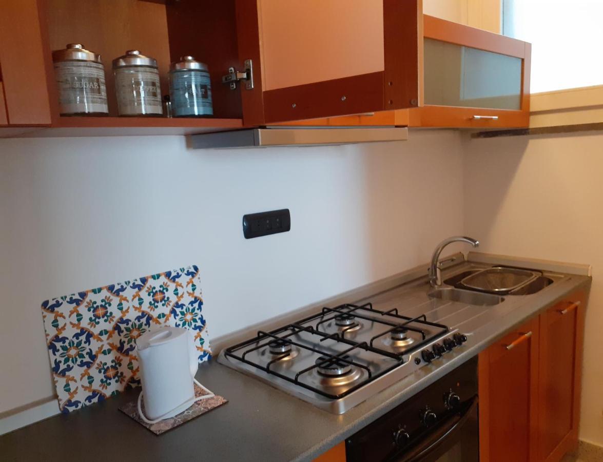 Olimpia Apartment City Center Салерно Экстерьер фото