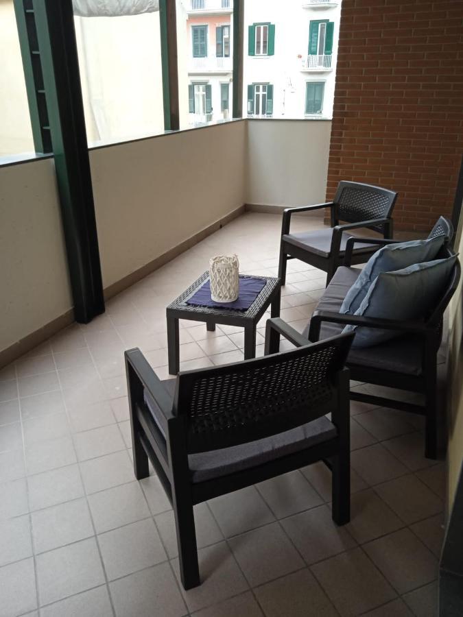 Olimpia Apartment City Center Салерно Экстерьер фото