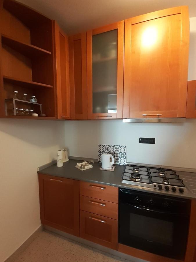 Olimpia Apartment City Center Салерно Экстерьер фото